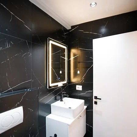 Silver Stone Apartmán Gjirokastër